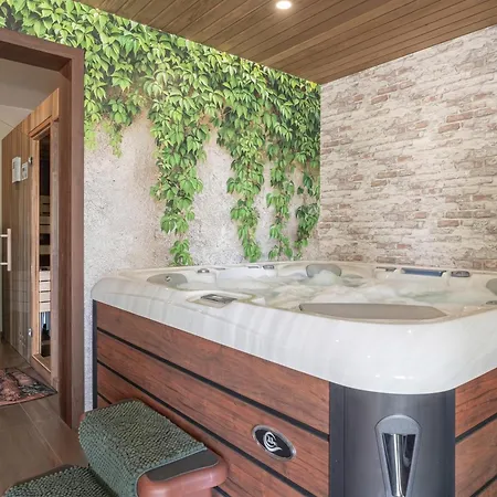 Vinita W/ Jacuzzi & Sauna Near Thermal - Happy 빌라