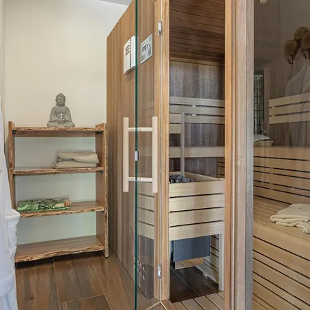 Vinita W/ Jacuzzi & Sauna Near Thermal - Happy 빌라 *