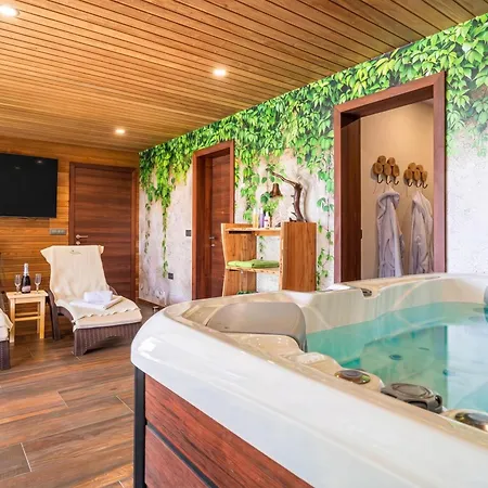 Vinita W/ Jacuzzi & Sauna Near Thermal - Happy 빌라 *